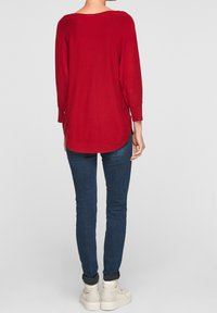 QS Sweter