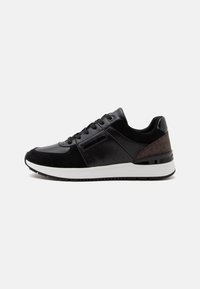 Επιλέχθηκε, black/brown
