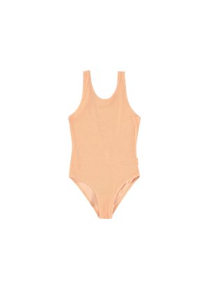 Ružovokôrový kombinovaný plavky s textúrovaným pleteným dizajnom, širokými ramienkami a vysokým strihom nohavičiek. Žiadny viditeľný kovový prvok alebo akcent.