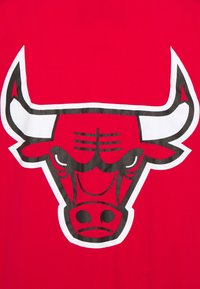 Mitchell & Ness NBA CHICAGO BULLS AUTHENTIC WARM UP JACKET - Ρούχα για κλαμπ - red
