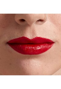 NYX Professional Makeup SHOUT LOUD SATIN LIPSTICK czerwony