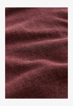 Maroons strukturierten Stoff mit feinem Rippmuster, der eine weiche, leicht glänzende Oberfläche zeigt. Verfügt über subtile Farb- und Texturvariationen.