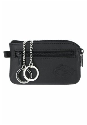 Pochette zippée en cuir noir avec poche zippée avant, deux porte-clés argentés fixés sur des chaînes, et logo crabe embossé en bas à droite.