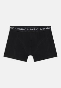 Čierne boxerky s logom JJ Studios na pásku. Vyrobené z látky s hladkou textúrou a švom, s priliehavým strihom.