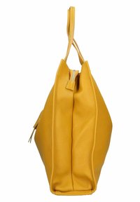 Borsa gialla in pelle con forma strutturata, dotata di chiusura con zip superiore e doppi manici. La texture è a granuli, aggiungendo interesse visivo.