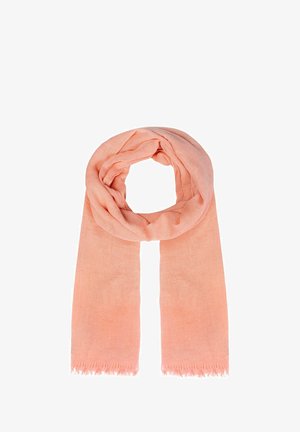 Lekki koralowy szalik o miękkiej fakturze, z frędzlami na końcach i prostym, nieozdobionym wzorze. Ułożony w okręgu.