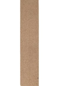 Sciarpa lavorata a maglia di un leggero beige, con un design ribbed testurizzato. Il tessuto appare morbido con una lieve lucentezza e senza hardware visibile.
