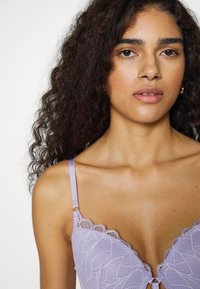 LASCANA Soutien de elevação - pale purple