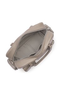 Borsa in pelle di un leggero taupe con chiusura a zip, ampio spazio interno e doppie tasche laterali; texture liscia e accenti hardware minimalisti.