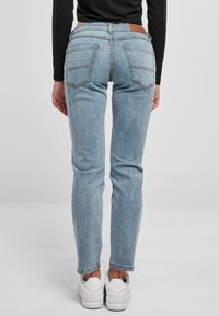 Urban Classics Traperice ravnih nogavica - tinted lightblue washed
