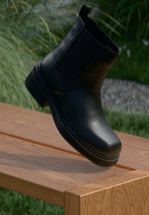 LEATHER - Kotníkové boty - black
