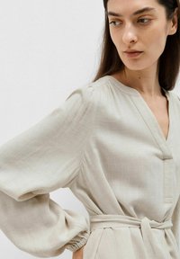 Selected Femme Hverdagskjole - sandshell