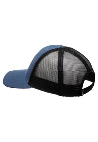 Kék szövet elöl, fekete hálós hátrész, ívelt karimával, állítható pánttal. Tiszta vonalakat és klasszikus trucker sapka dizájnt mutat.