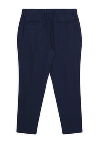 Pantaloni blu navy con una texture liscia, dotati di quattro tasche e un fit sartoriale. La vita presenta passanti per la cintura e una chiusura a doppio bottone sul retro.