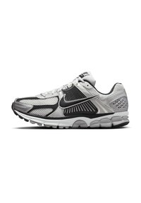 ZOOM VOMERO 5 - Joggesko - mtlc silver
