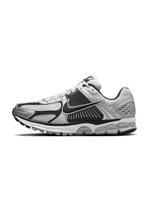 ZOOM VOMERO 5 - Trainers - mtlc silver
