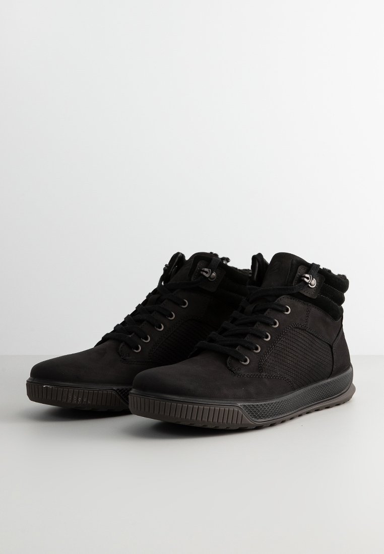 Sneaker high
