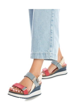 XTI, SANDALIA DE MUJER CON CUÑA  - NAVY - Sandalias con plataforma - azul