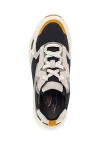 Zwarte mesh sneaker met grijze en witte accenten, oranje details, ronde vorm en platte veters. Beschikt over een gevoerde binnenkant en rubberen zool.