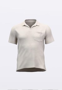 Polo majica z kratkimi rokavi v svetlo bež barvi, izdelana iz gladkega blaga. Ima ovratnik, en žep na prsih in rahlo zaobljen rob.