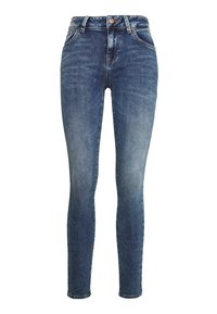 Jeans skinny de talle alto en denim de lavado oscuro, con una textura suave, costuras en contraste y un cierre de botón en la cintura.
