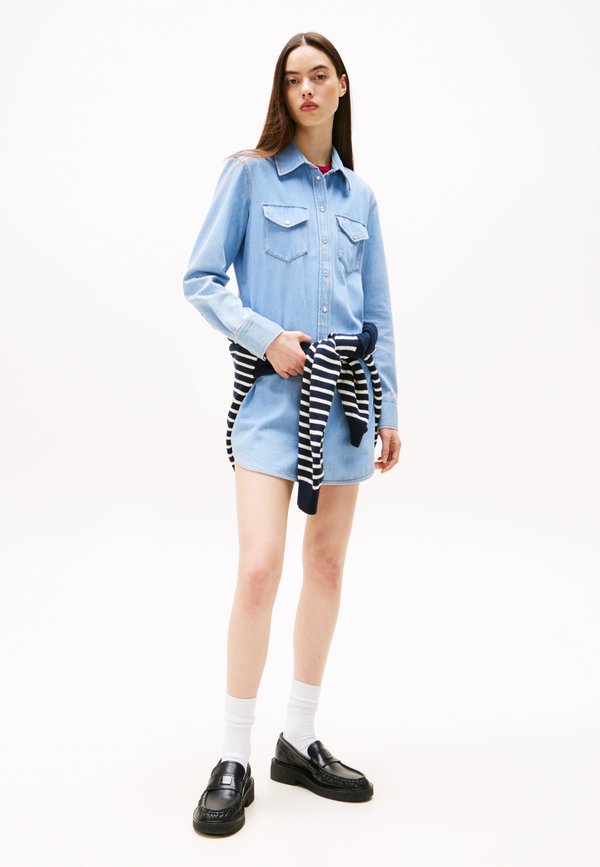 REGULAR DRESS - Shirt dress - denim light