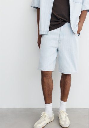 PULL&BEAR, Farmer rövidnadrágok - light-blue denim