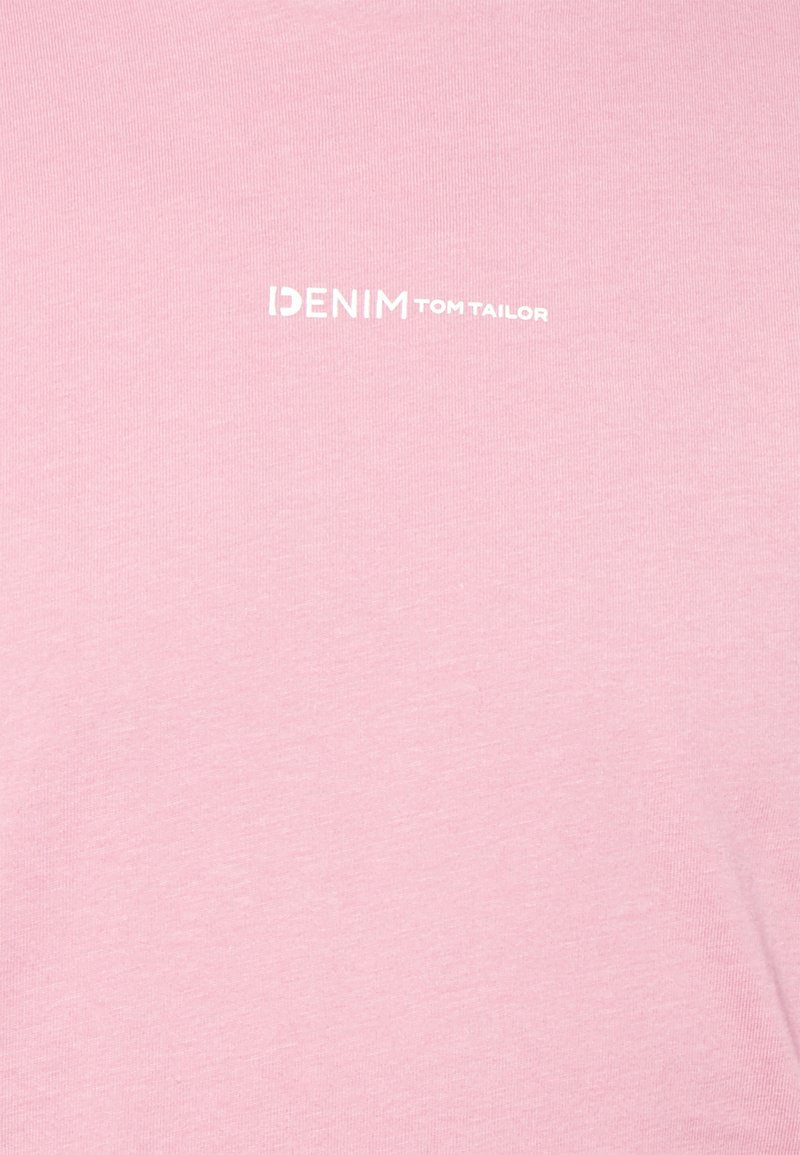 Herren T-Shirts & Polos | TOM TAILOR DENIM RELAXED PRINTED T-Shirt print wineberry rose/pink - BU15011 Herren T-Shirts & Polos | TOM TAILOR DENIM RELAXED PRINTED T-Shirt print wineberry rose/pink - BU15011