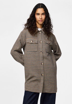 Pieces PCSAGA SHACKET - Manteau court - birch/downtown brown/night sky