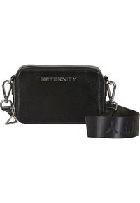 Sac bandoulière en cuir noir avec une finition texturée, doté d'une fermeture éclair, d'accents métalliques et d'une bandoulière amovible avec logo.