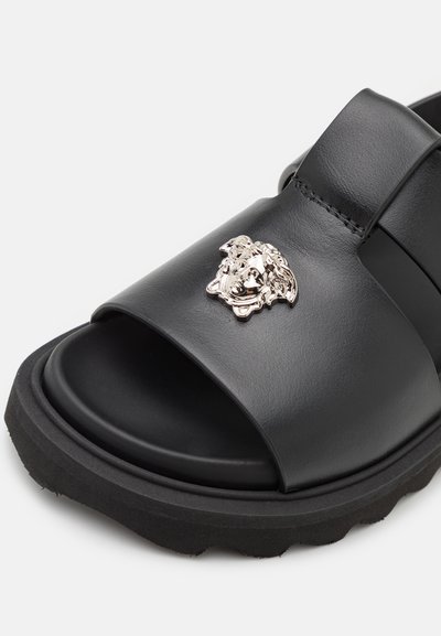 Versace Σανδάλια - black/palladium