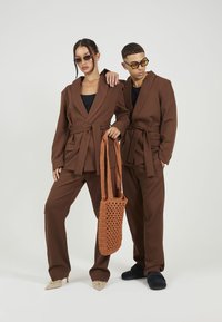 LEGACY STUDIOS UNISEX - Hlače - chocolate brown