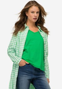LAURASØN KLEINER KNOTEN V-AUSSCHNITT HALBARM - Camiseta básica - green
