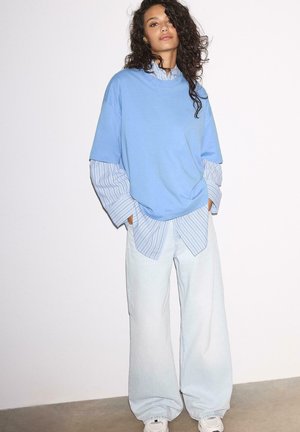 OVERSIZE SHORT SLEEVE - Navadna majica - light blue