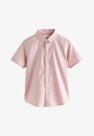 Camisa de algodón rosa de manga corta con botones, presenta un cuello estándar, botones delanteros y un pequeño logo bordado en el pecho.