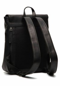 Mustasukka selkäreppu, jossa on sileä nahkapinta ja verkkopaneeli, varustettuna säädettävillä olkahihnoilla ja yläkahvalla. Sivulla vetoketjullinen tasku.