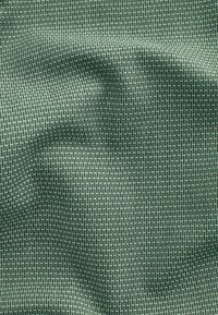 Next TEXTURED TRIMMED REGULAR FIT SINGLE CUFF - Skjorta - dark green