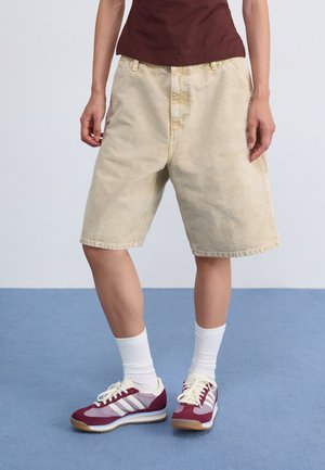 BRANDON SINGLE KNEE  - Shorts - dusty brown