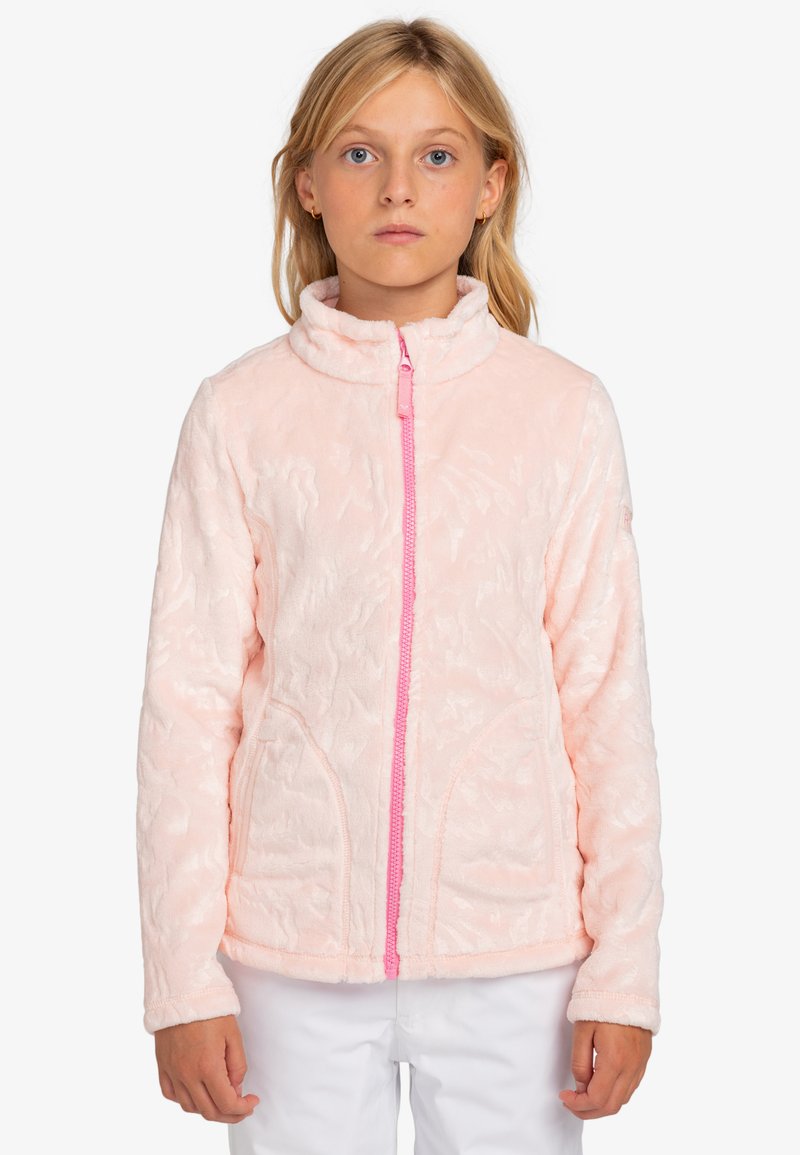 Chaqueta de forro polar de color rosa claro con cuello alto, cremallera frontal y patrón texturizado. Presenta bolsillos laterales y cremallera en un tono de rosa contrastante.