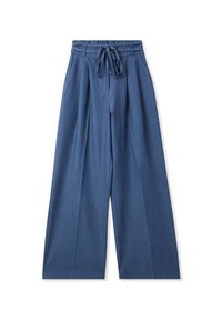 Pantaloni a gamba larga in denim blu con vita alta, caratterizzati da plissettature, lacci in vita e tasche laterali per una maggiore comodità.