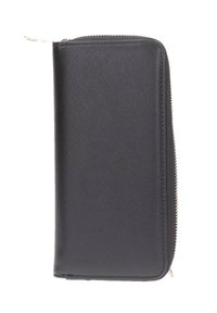 Portafoglio nero strutturato con chiusura a zip argentata, forma rettangolare, chiuso, esposto su sfondo bianco.