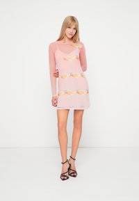 Never Fully Dressed CHAMPAGNE MINI DRESS - Kokteilinė suknelė / vakarėlių suknelė - pink