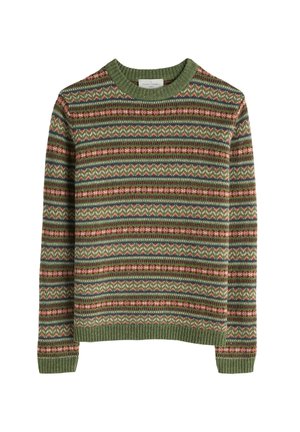 Pull en tricot vert avec un motif géométrique répétitif en bordeaux, rose et bleu marine, avec des poignets et un ourlet côtelés.
