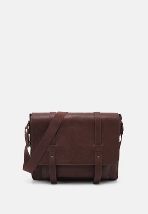 Portafolios - dark brown