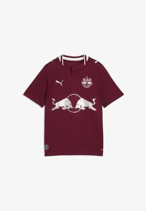 Dunkelrotes Red Bull Salzburg Fußballtrikot mit weißen Puma-Logos, Grafik mit zwei angreifenden Stieren und Vereinswappen auf der Brust.