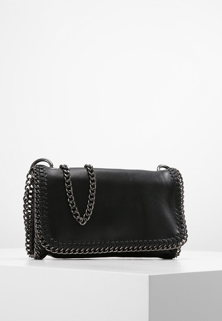 Gina Tricot MALVA Skulderveske blacksvart Zalando.no Gina Tricot MALVA Skulderveske gold Zalando.no