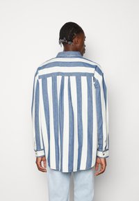 Levi's® SILVERTAB OVERSIZE - Camisa -  indigo