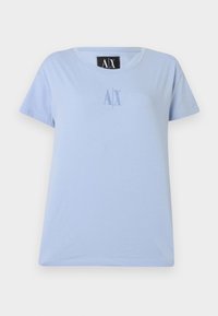 Ανοιχτό μπλε κοντομάνικο T-shirt με στρογγυλή λαιμόκοψη και μικρό λογότυπο «AX» στο κέντρο του στήθους σε αντίστοιχο μπλε χρώμα.