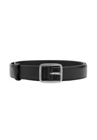 Black leather belt with a silver rectangular buckle, featuring a smooth texture and a classic design, suitable for various outfits.