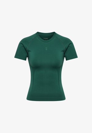 Dunkelgrünes, enganliegendes, kurzärmeliges Sport-T-Shirt mit Rundhalsausschnitt, dezenten Strukturpaneelen auf der Vorderseite und kleinem Logo unter dem Kragen.